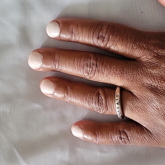 Kenneth Cole ring in sterling silver, size 5.5. - Picture 2 of 5